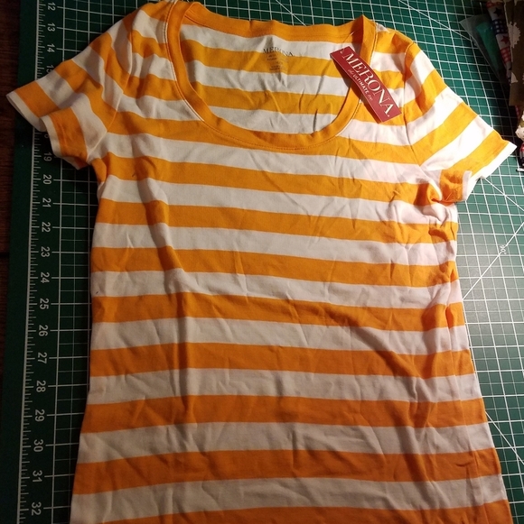 Merona Ultimate Tee Medium Orange Striped - Picture 1 of 2